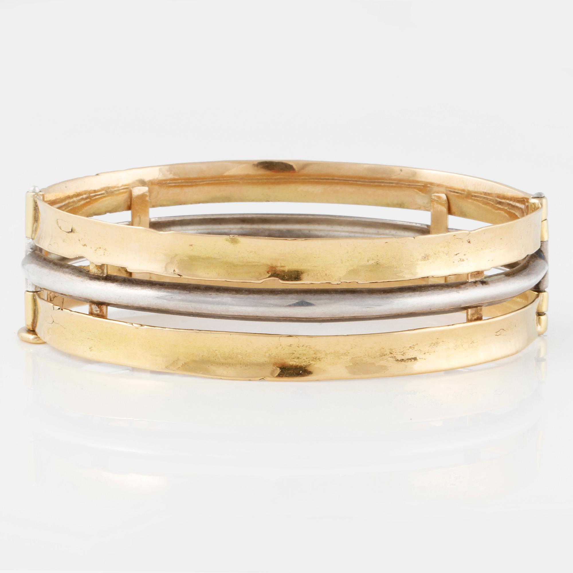 ARMRING.