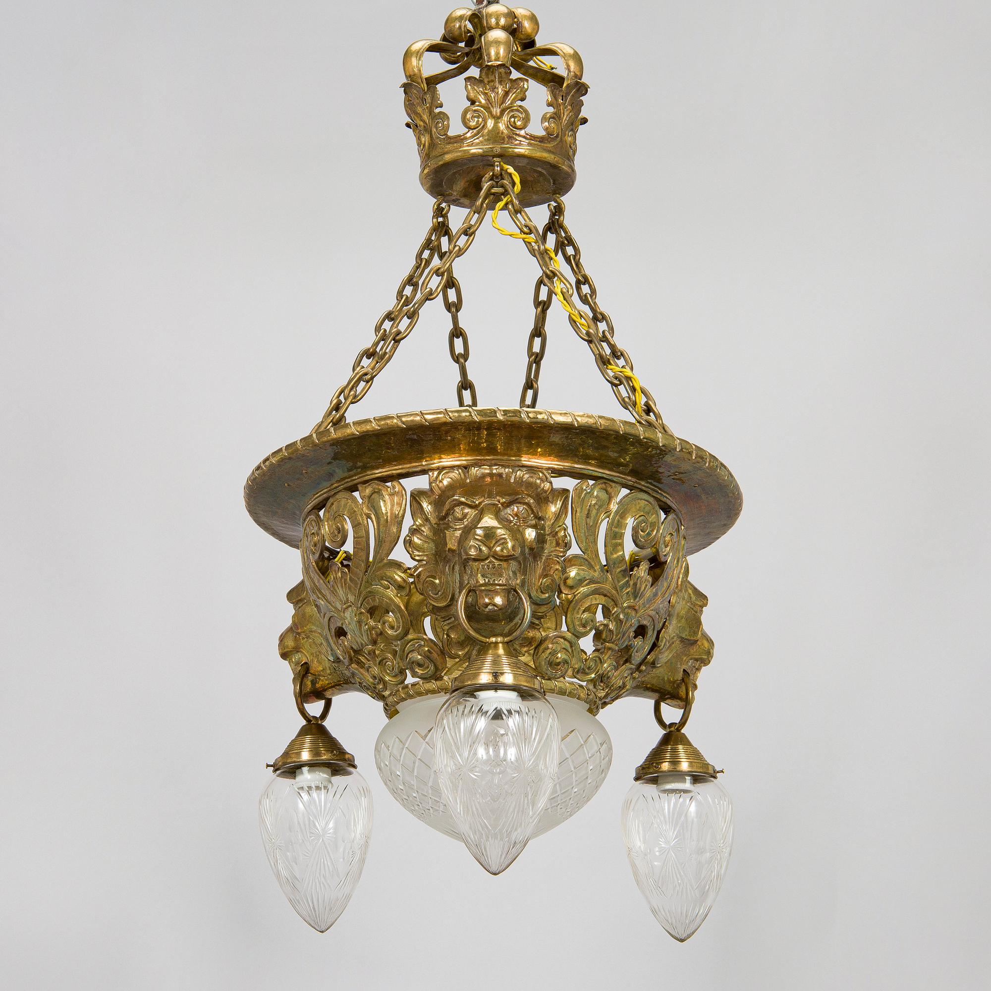 Kattokruunu, 1900-luvun alku.