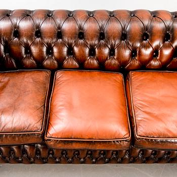 A leather Chesterfield type sofa from Britannia furniture 1990s.