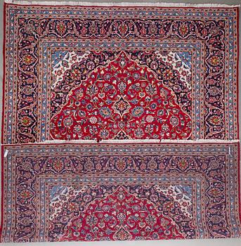 A carpet from kashan, around 419 x 296 cm.