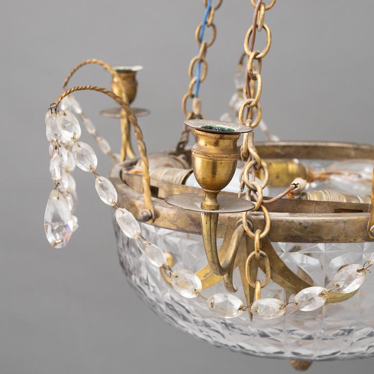 A chandelier, early 20th Century.