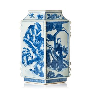 1102. A blue and white vase, late Qing dynasty.