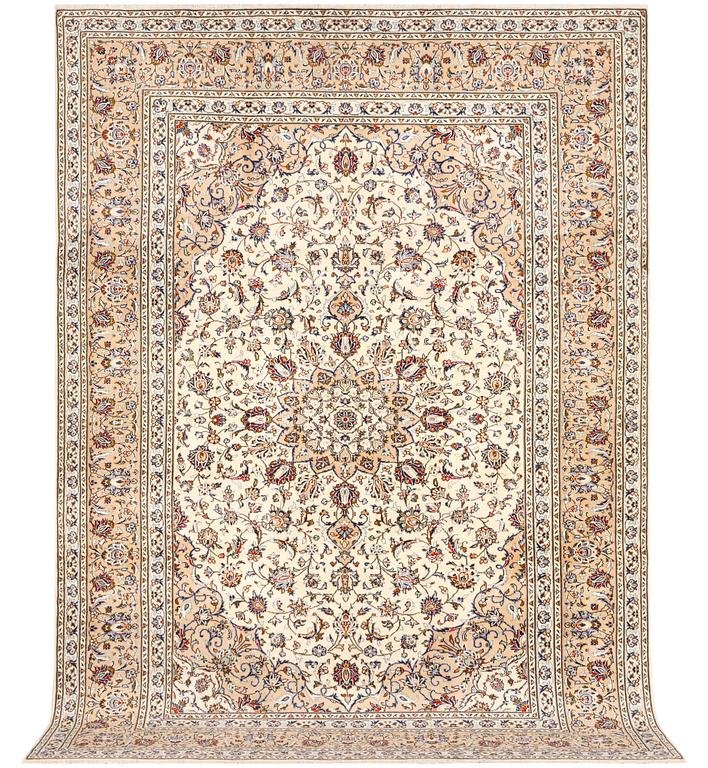 A Keshan carpet, c. 348 x 240 cm.