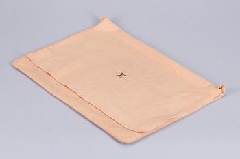 PORTFÖLJ, "Serviette conseiller ambassadeure Epi", Louis Vuitton.
