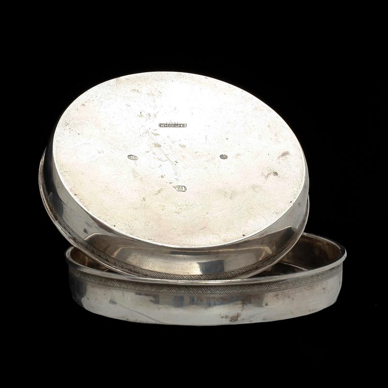 COASTERS, silver, ett par. Anton Michelsen, Köpenhamn 1875. Vikt 158 gr.