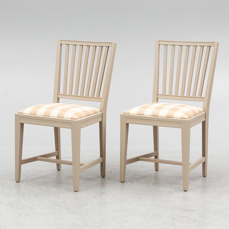 Dining table, 8 chairs, Gustavian style, 20th century.