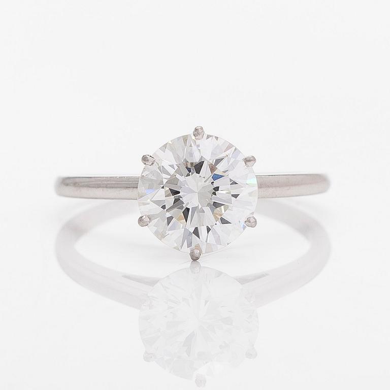 A platinum ring, set with a brilliant-cut diamond approximately 2.60 ct. With certificate from Tillander.