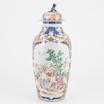 A large famille rose vase, Qing dynasty, Qianlong (1736-95).