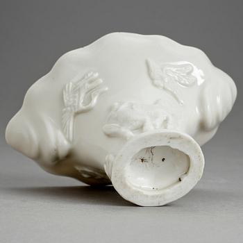 VINOFFERSKÅL, porslin, blanc-de-chine, Kina, 1800-tal.