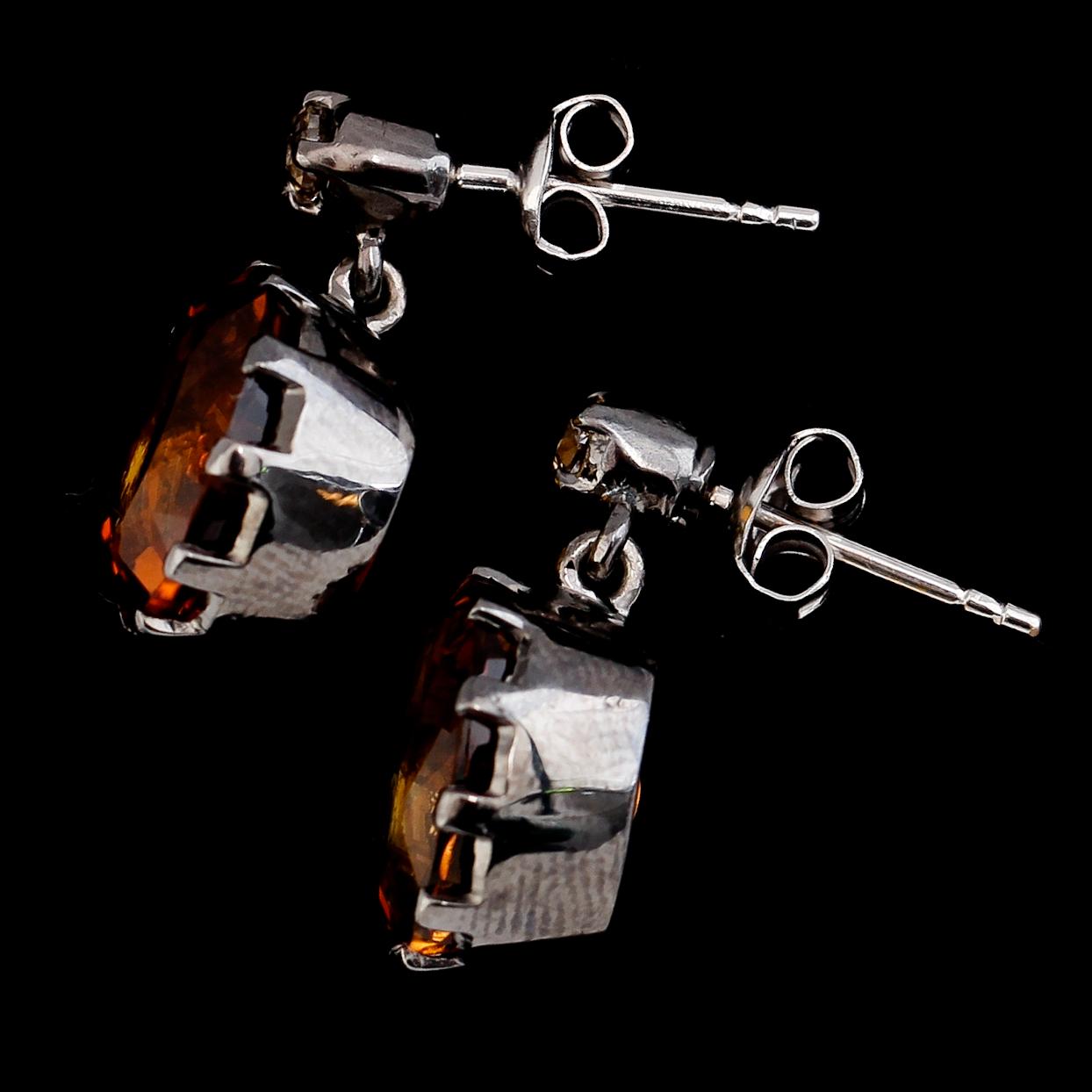 ÖRHÄNGEN, 1 par, 14K svartrodierat guld, citriner, rosenslipade diamanter. Vikt ca 6 g.