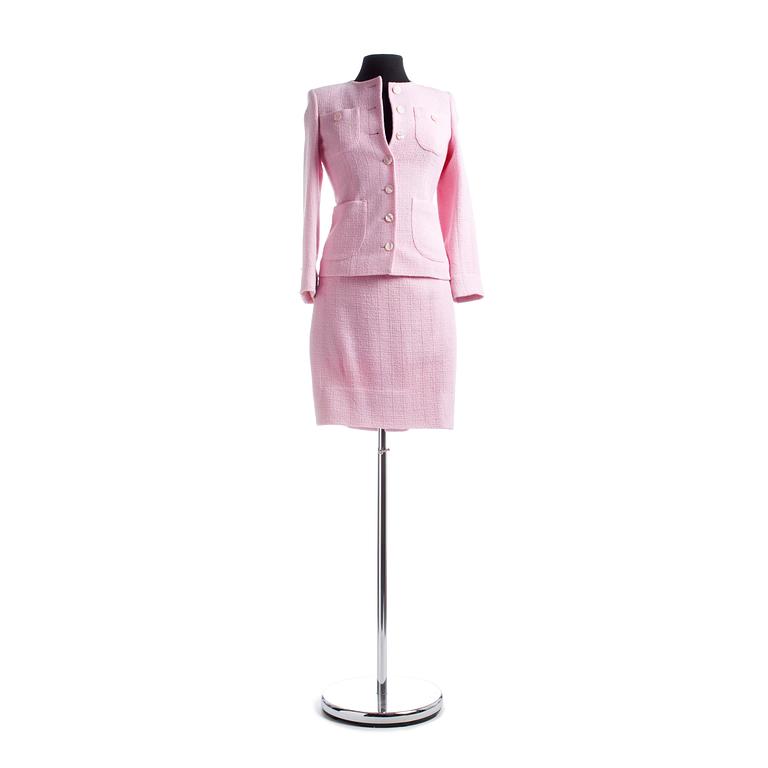 YVES SAINT LAURENT, a two-piece suit consisting of jacket and skirt.