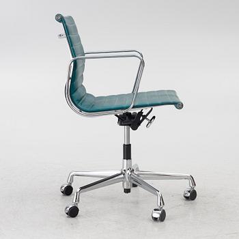Charles & Ray Eames, Desk chair, model EA 117, Vitra.
