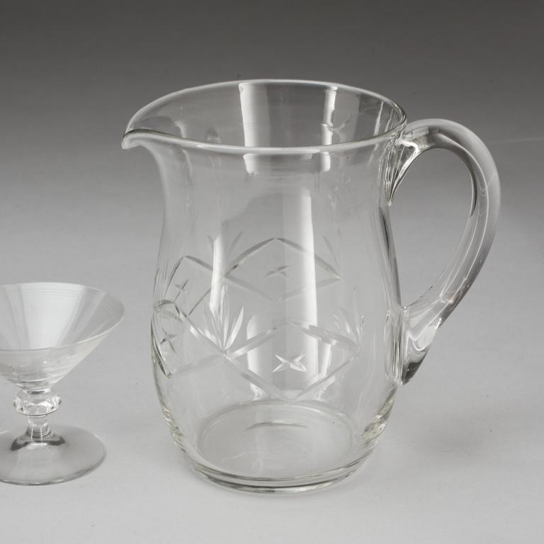 GLASSERVIS, ca 90 delar. 1900-tal.
