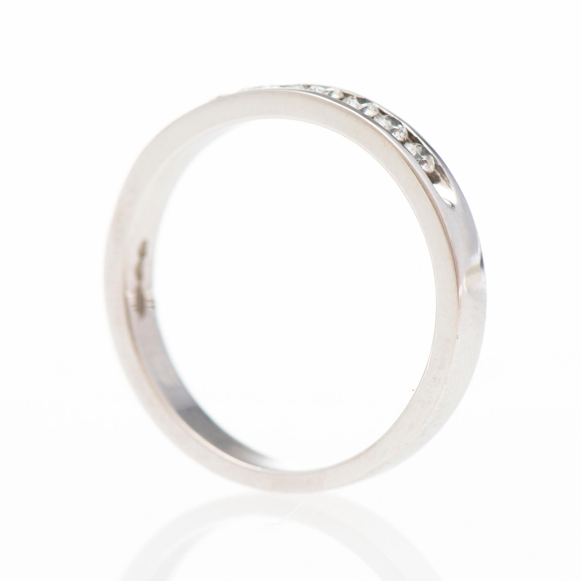 RING, briljantslipade diamanter, 14K vitguld.