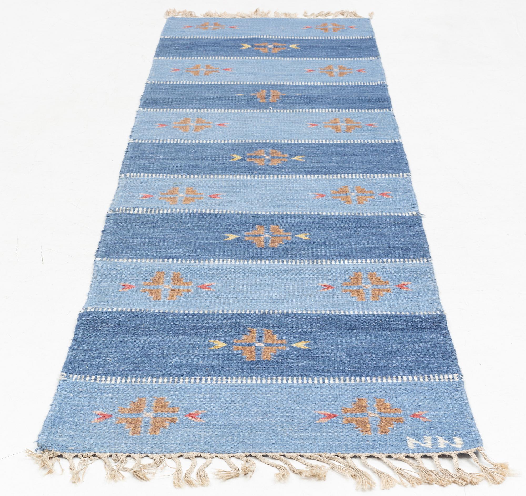 Gallery rug, Rölakan, signed NN. Approx. 310 x 80 cm.