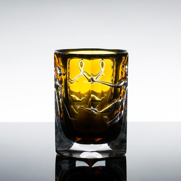 AN OLLE ALBERIUS ARIEL VASE, ORREFORS GALLERY -88.