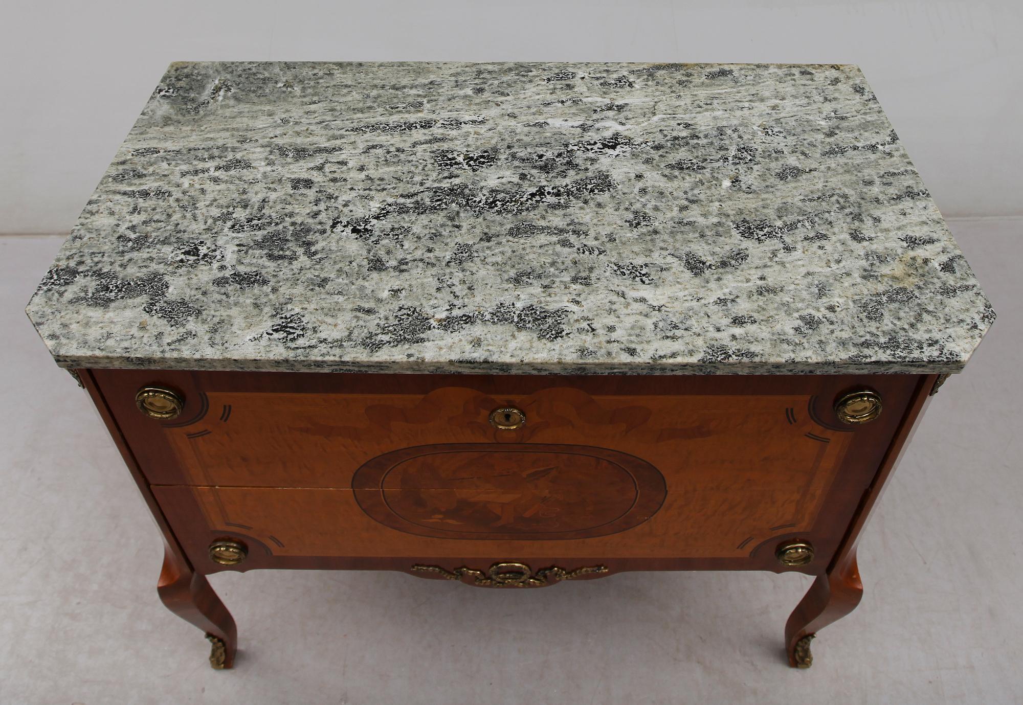 BYRÅ, gustaviansk stil, 1900-talets andra hälft.