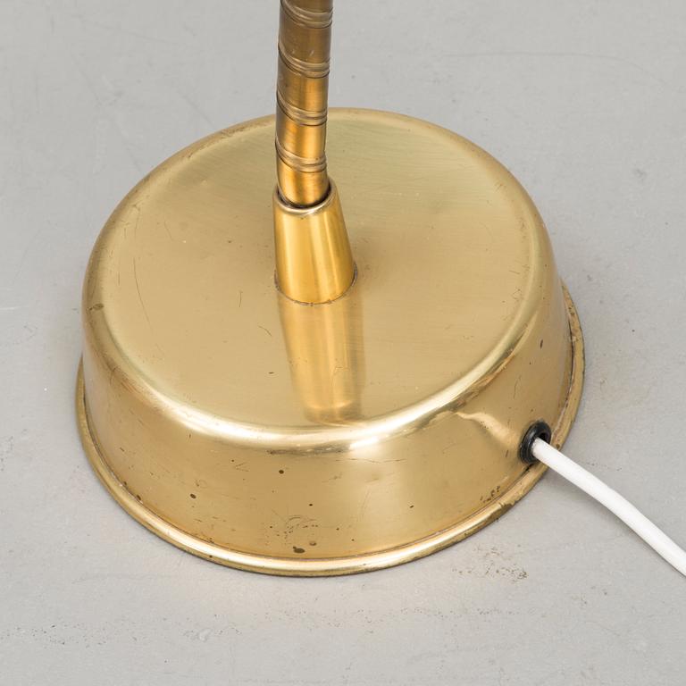 Lisa Johansson-Pape, GOLVLAMPA, model 2062, Stockmann Orno, 1900-talets mitt.