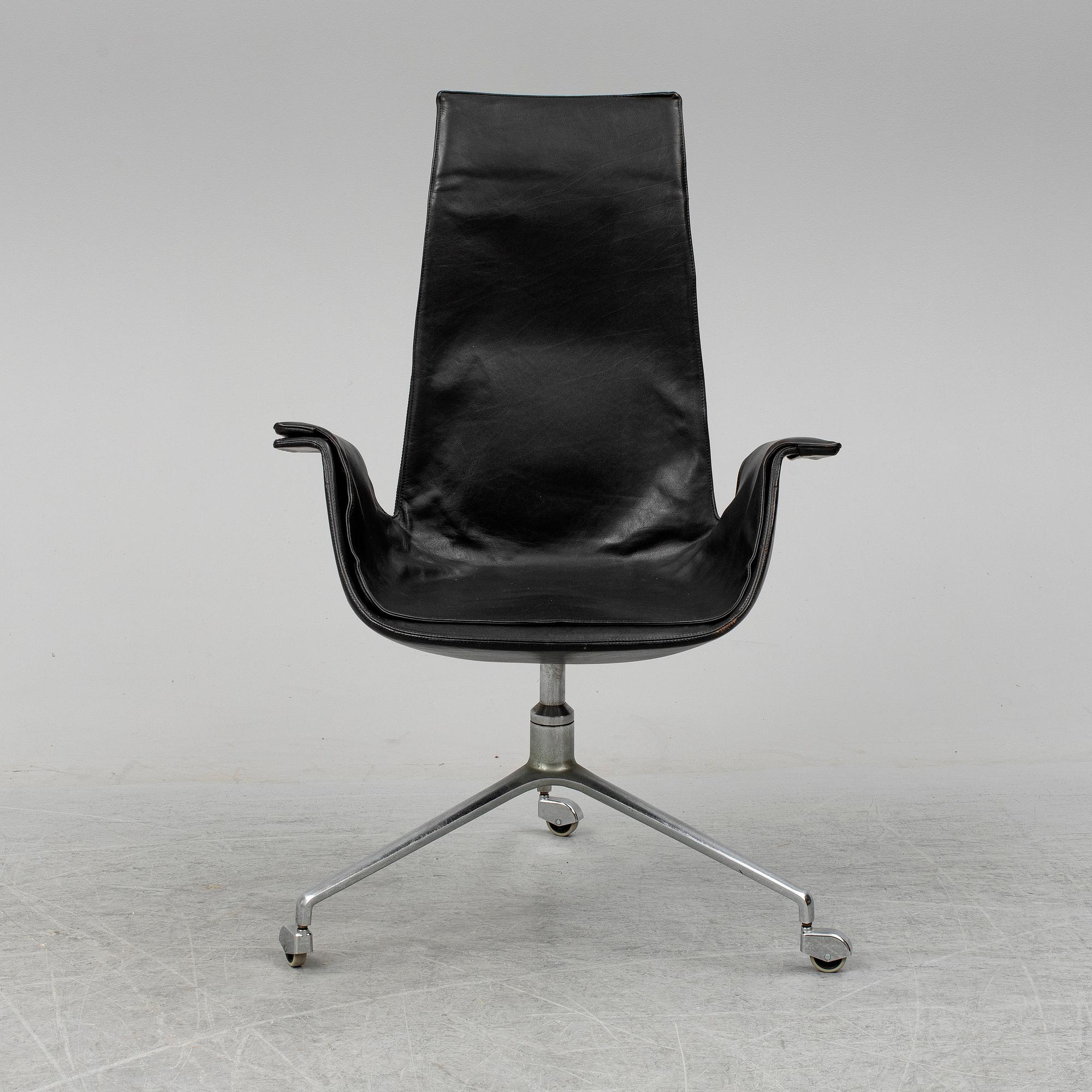 PREBEN FABRICIUS & JÖRGEN KASTHOLM, 'Tulip' easy chair.