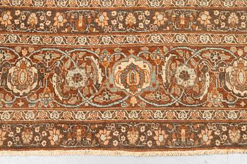 A carpet, antique Tabriz, so-called Hadjalili ca 419-394 x 323,5-308.