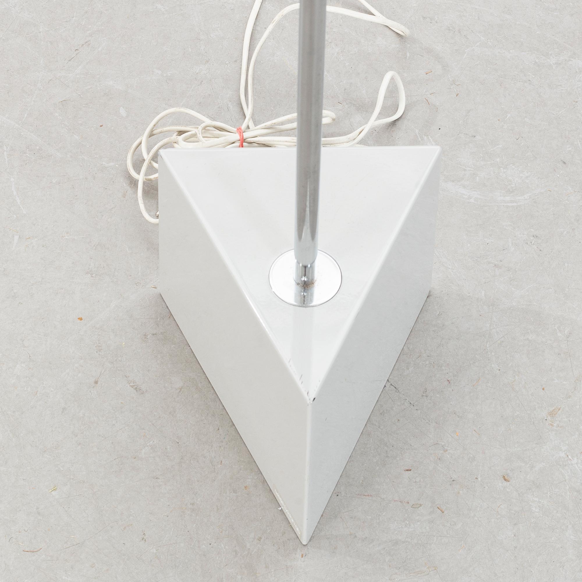 GOLVLAMPA, "Triggy " design Lars Bessfelt / Christian von Sydov, Ateljé lyktan AB, 1980-tal.