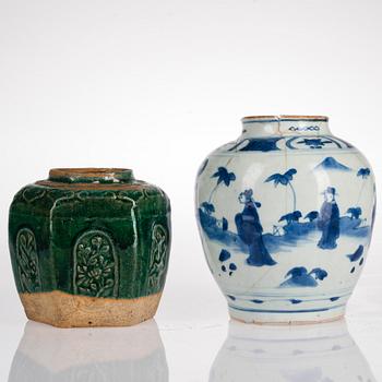 KRUKOR, 2 st. orientaliska, Kangxi (1662-1722) samt 1900-tal.