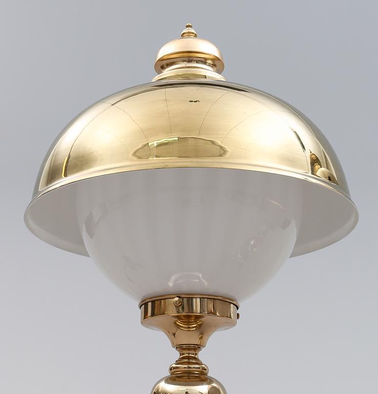 BORDSLAMPOR, 1 par, mässing, Industria Lampadari Lamter, Milano, 1900-talets andra hälft.