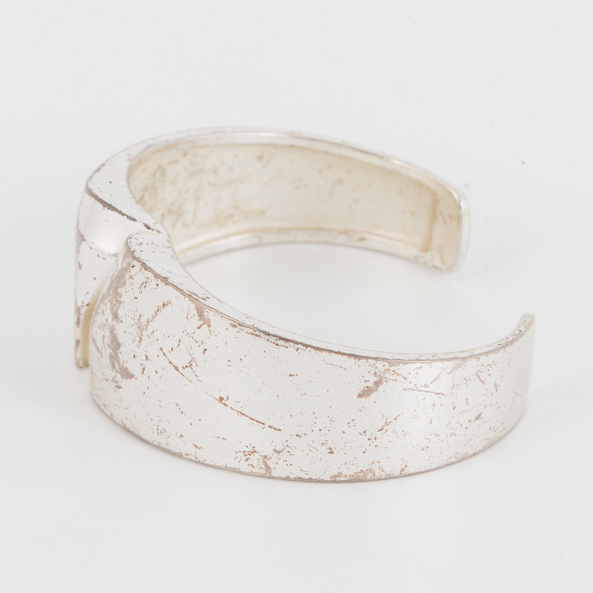 LAPPONIA, bangle and necklace.