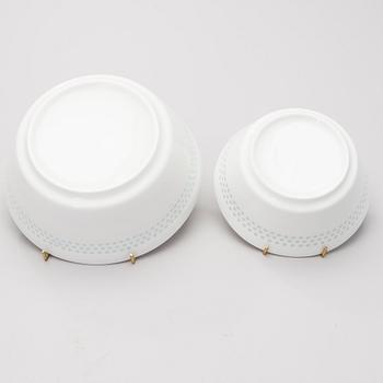 FRIEDL HOLZER-KJELLBERG, ASTIASTO, 34 osaa, "Helmi", riisiposliinia, signeeratut F.H.Kj. Arabia Finland.