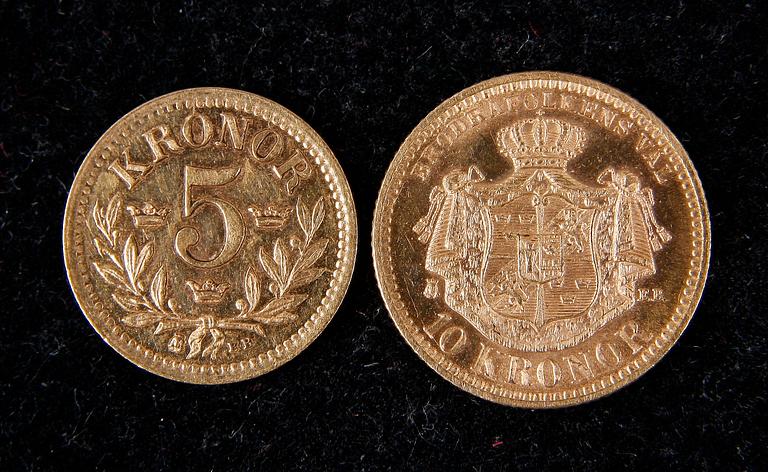 GULDMYNT, 2 st, 5 kr 1894, 10 kr 1901. Sverige. Tot 6 g.