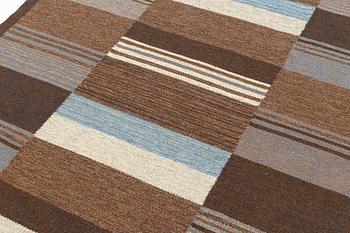 Kerstin Butler, a carpet, flat weave, ca 243 x 159 cm, Södra Kalmar Läns Hemslöjd, unsigned.