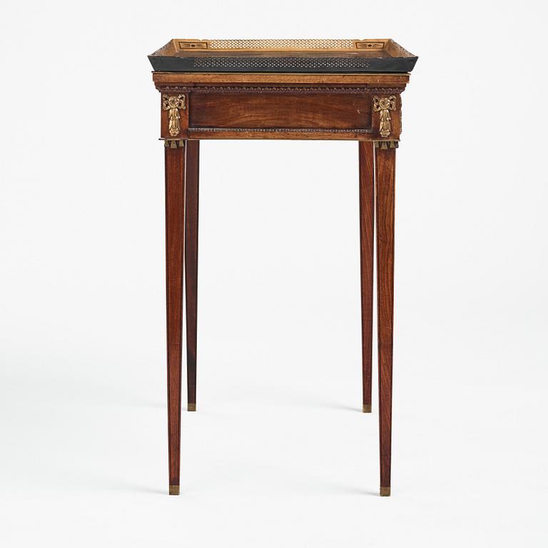 A late Gustavian early 19th century tray table.