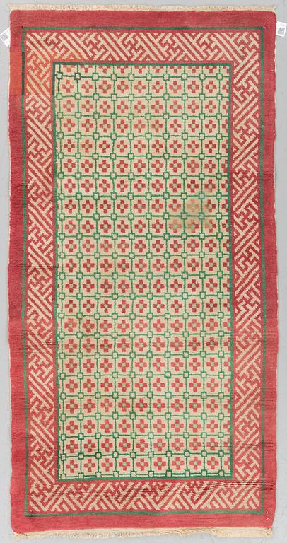 MATTO, a semi-antique/old Baotou, China, ca 169,5 x 87,5 cm (as well as 1 cm flat weave at the ends).