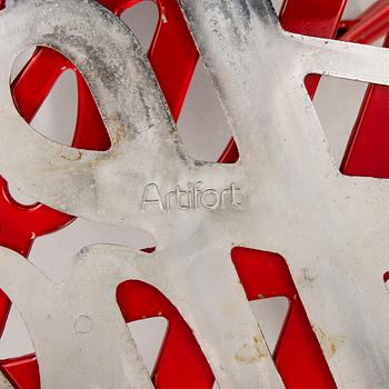 A set of two Jeremy Harvey Hello There chairs for Artifort later part of the 20th century.