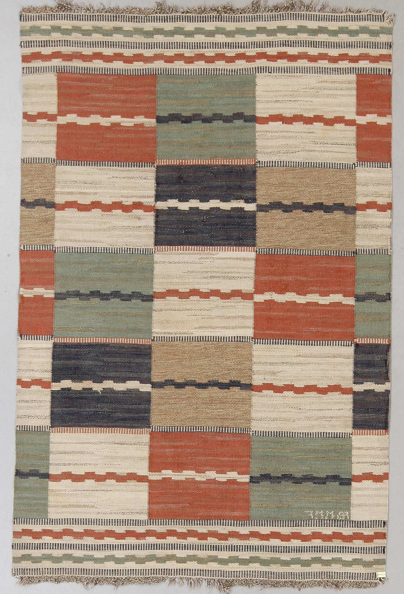 MATTA, Rölakan, "Vita Rutmattan", AB MMF (Märta Måås-Fjetterström), ca 206x138 cm.