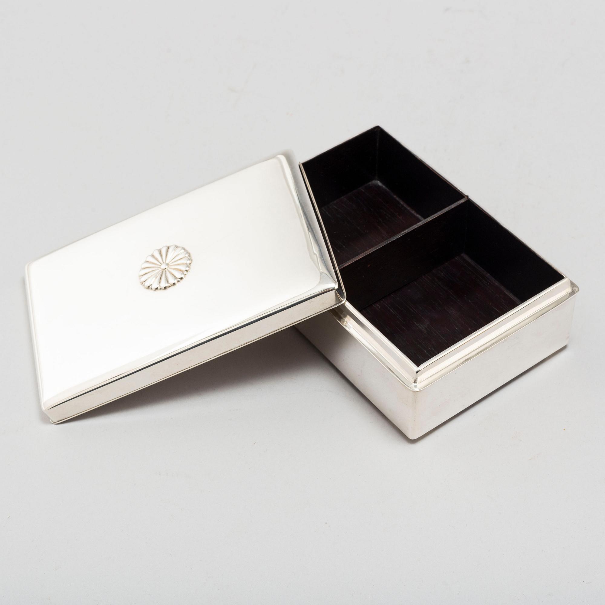 A sterling silver box, by K. Hattori & Co, Japan.
