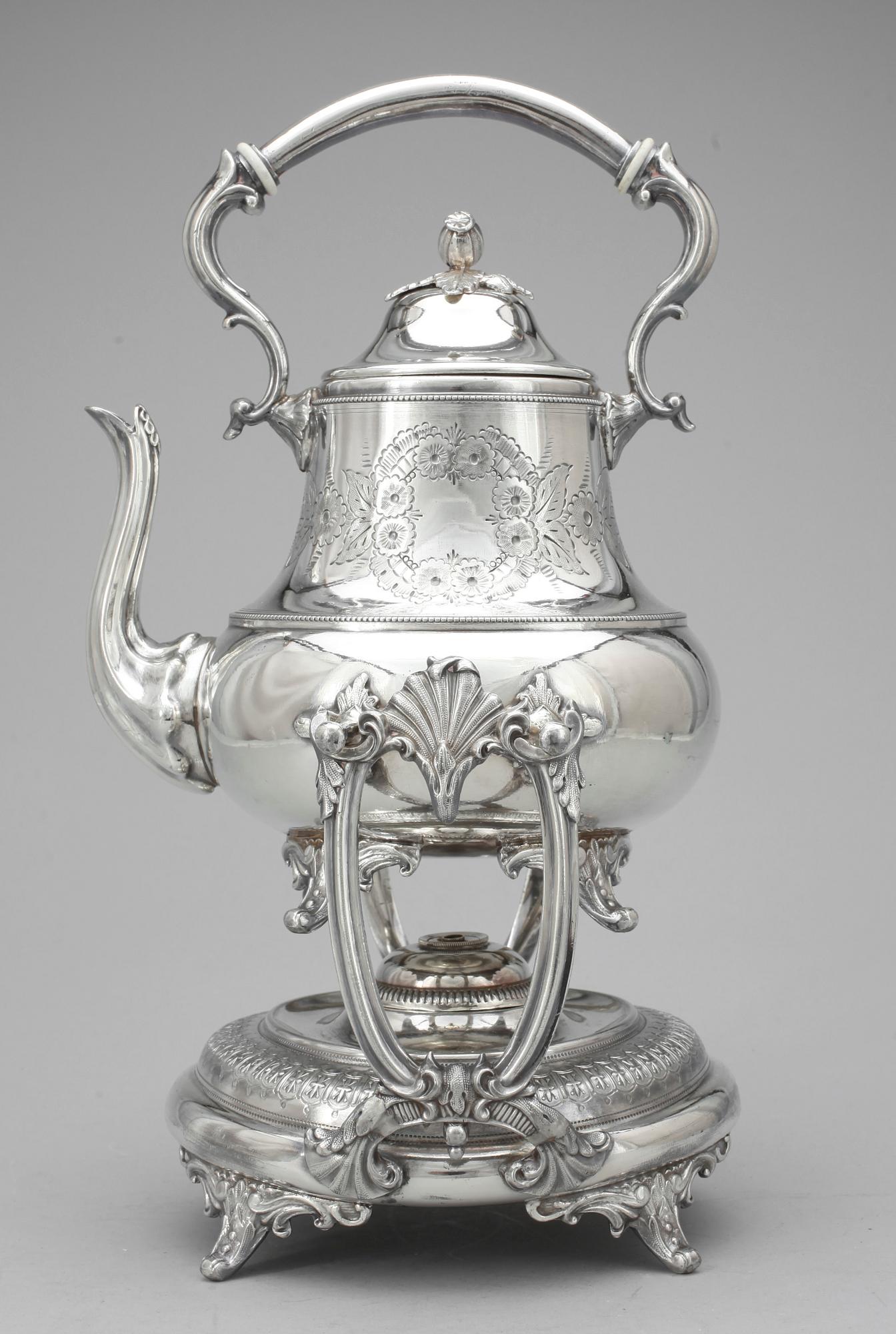 TEKANNA på RECHAUD, nysilver, Ryssland, 1900-talets början.