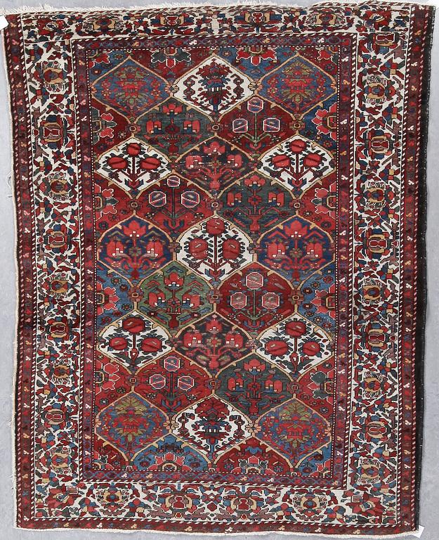 MATTA, sannolikt Bakhtiari, ca 220x160 cm.