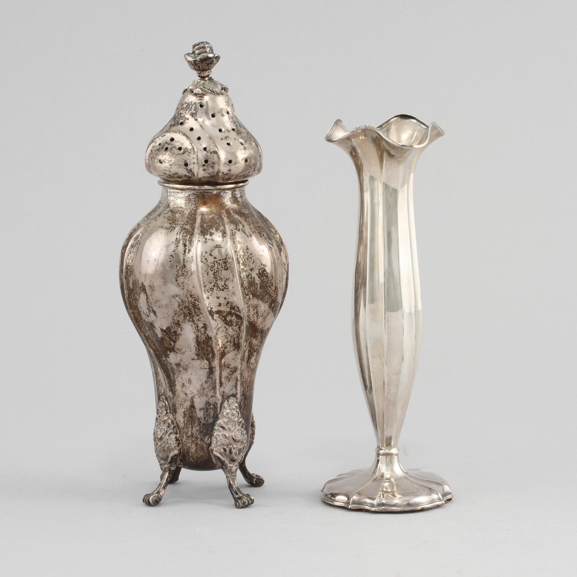 VAS samt SOCKERRUSKA, silver, importstämplade, 1900-tal. Sockerruskans vikt 270 g.