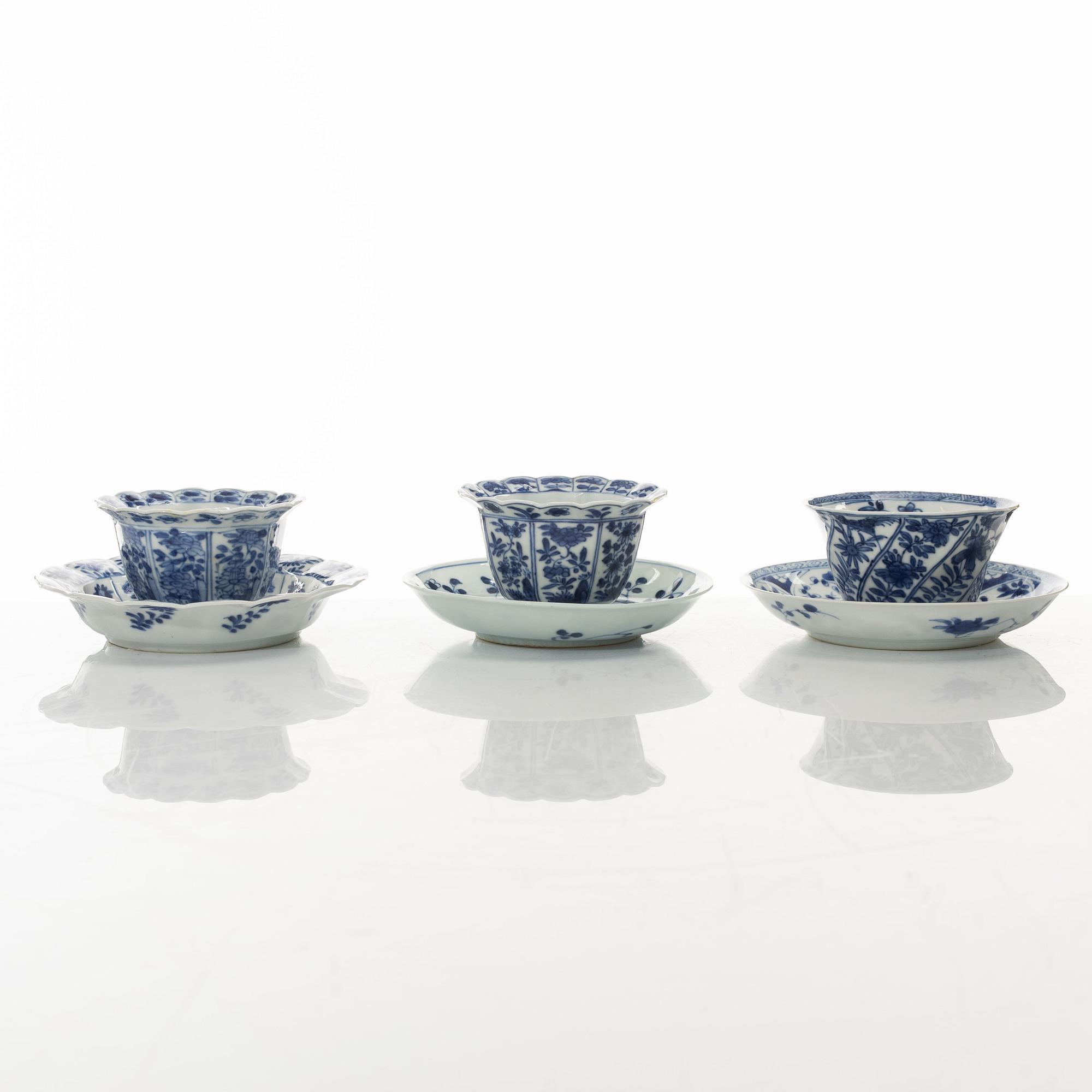Tre koppar och tre fat, porslin, Kina, Qingdynastin, Kangxi (1662-1722).