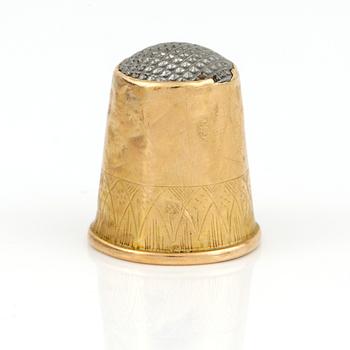 FINGERBORG, 18 k guld. 1900-talets början. Vikt ca 3 gram.