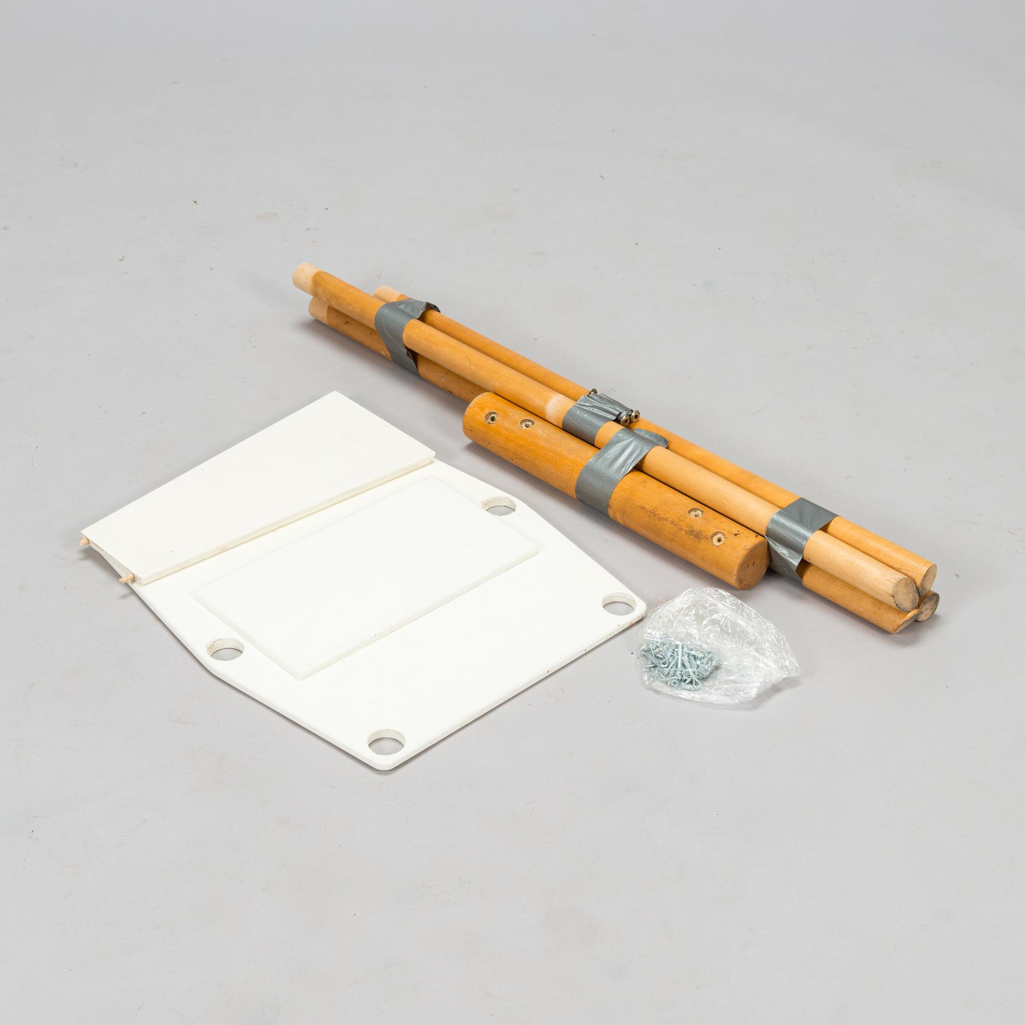 Yrjö Viherheimo & Rudi Merz, 5 stolar och bord, "Pinna", Korkeakoski Oy.