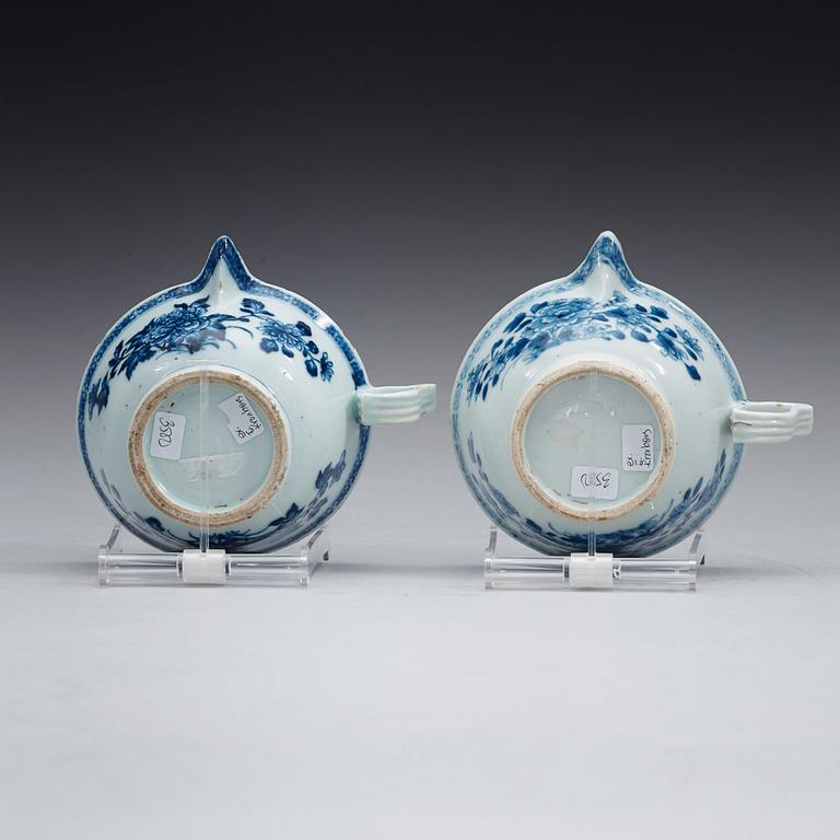 A set of two blue and white sauce boats, Qing dynasty, Qianlong (1736-95).