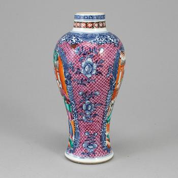 VAS, kompaniporslin. Qingdynastin, Qianlong (1736-95).