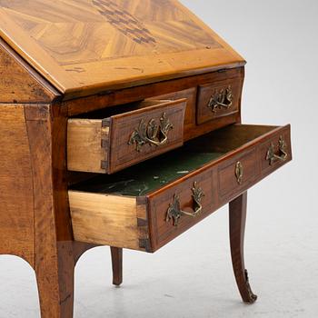 A writing desk, Louis XV, France, 18th Century.