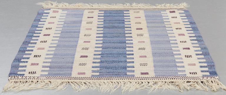 Marianne Richter, A CARPET, "Blåtaggen", flat weave, ca 159,5 x 99-103,5 cm, signed AB MMF MR.