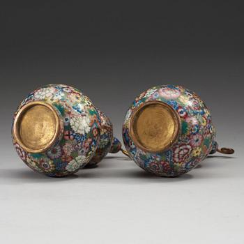 VASER med LOCK, ett par, cloisonné. Qing dynastin (1644-1912).