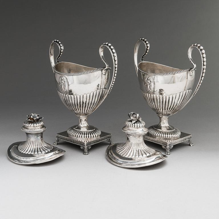 Sockerskålar, ett par, silver, gustavianska, Daniel Elfboms änka, Gävle 1795.