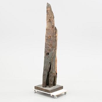 ERIK NILSSON, skulptur. Snidat och bemålat trä. Signerad EN 73.