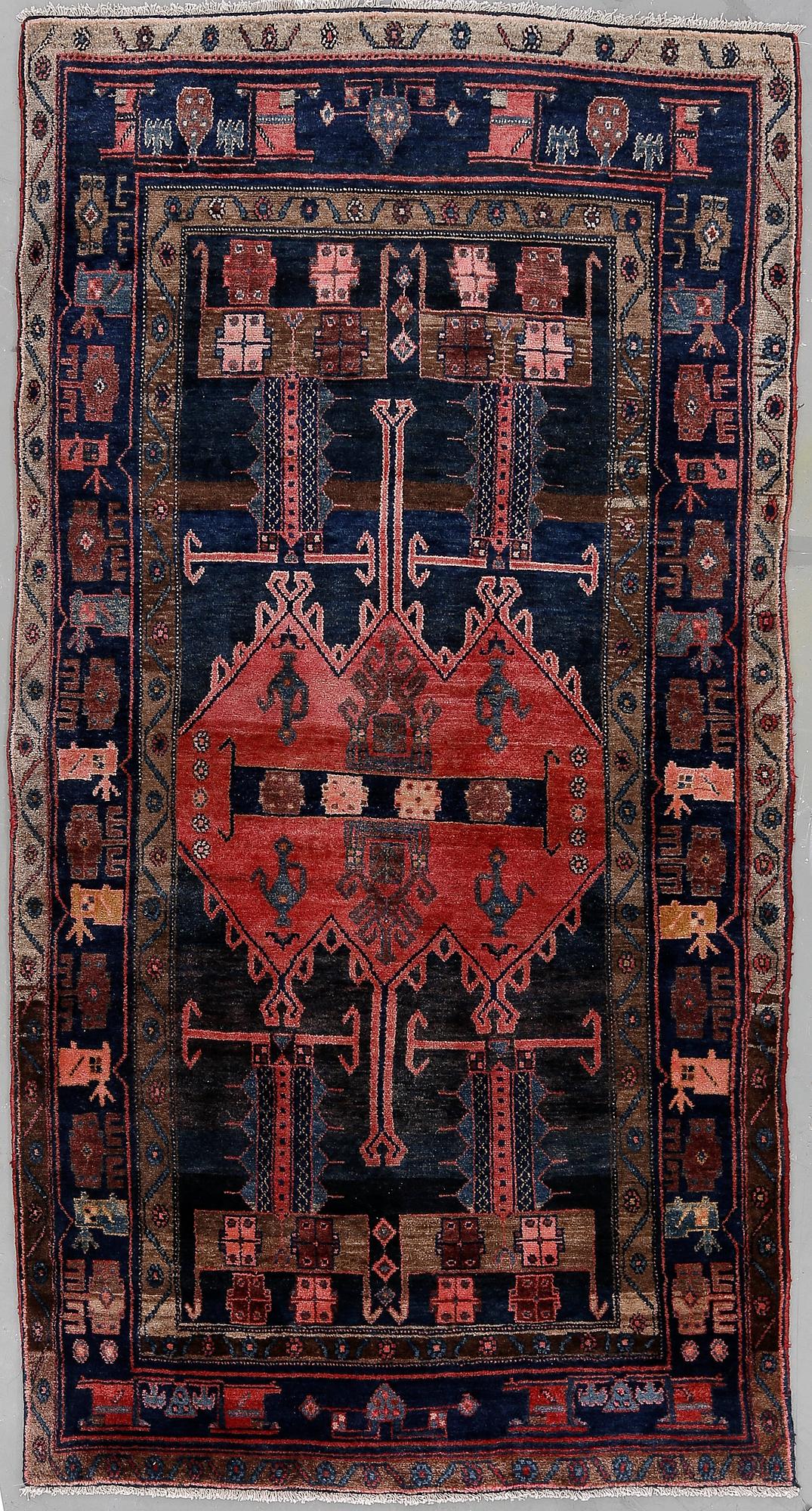 MATTA, Hamadan. Ca 282x150 cm.